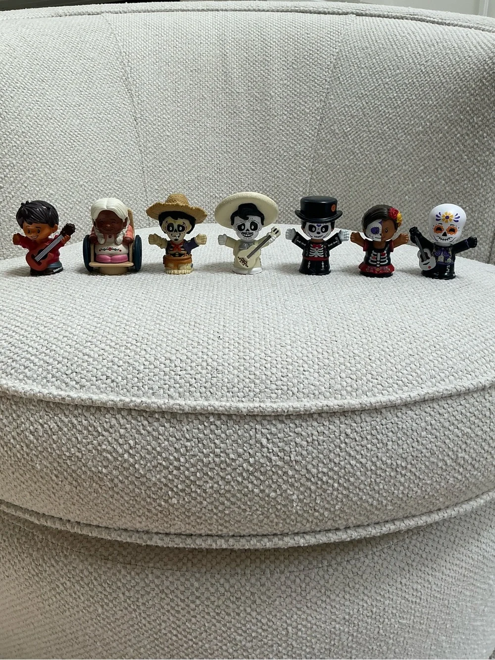FISHER PRICE LITTLE PEOPLE Disney Pixar Coco and Dia de Muertos Figures